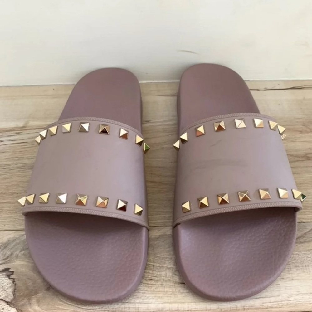 VALENTINO GARAVANI
Rockstud Poudre PVC Slide